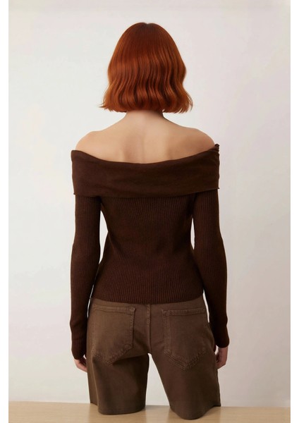 Kadın Kahverengi Aksesuar Detaylı Ince Triko Kazak Carmen Yaka Fitted Şık Giyim Kaliteli modelleri