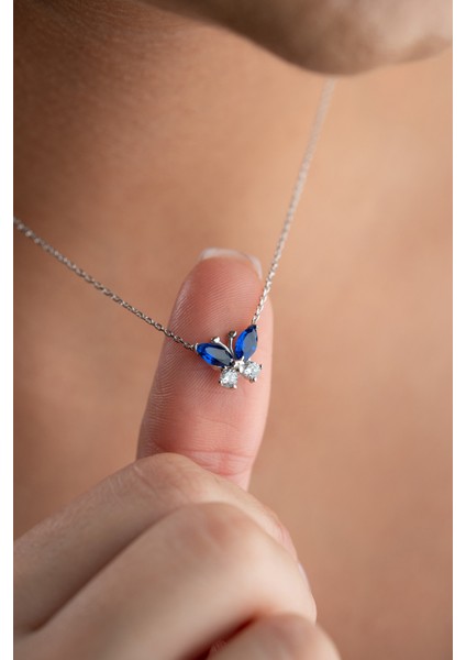 925 Ayar Rodyum Kaplama Işıklı Kutuda Mavi Taşlı Kelebek Kolye fiyatları