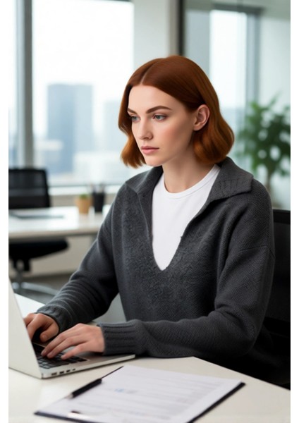 Kadın Yumuşak Dokulu Triko Kazak Oversize Kesim Standart Kol Apaş Yaka Ile Modern Kışlık Şıklık