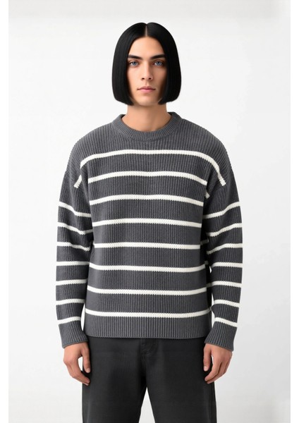 Modern Erkek Gri Çizgili Oversize Bisiklet Yaka Akrilik Uzun Kollu Kış Kombinlerinin Vazgeçilmezi