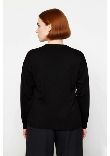 Kadın Relaxed Kalıp Düz Desen Dik Yaka Uzun Kol Triko Kazak Tül Detaylı Şık ve Modern Tasarım fırsatları