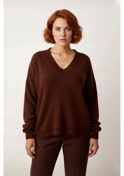 Kadın V Yaka Büzgülü Kol Detaylı Triko Kazak Regular Kalıp Orta Kalınlık Basic Siluet Günlük Şıklık fiyatları