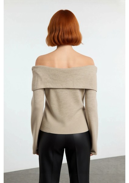 Kadın Carmen Yaka Gül Detaylı Triko Kazak Zarif Şık Regular Kalıp Çan Kol Gündüz Gece Kombin fiyatları