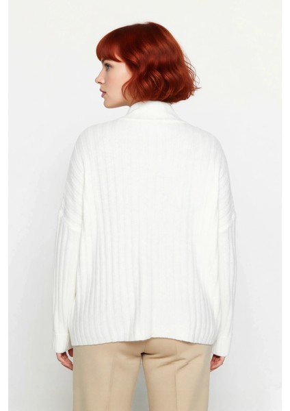 Kadın Relaxed Kalıp Dik Yaka Fitilli Dokuma Düğmeli Triko Kazak Kış Günleri Için Konfor ve Şıklık fırsatları