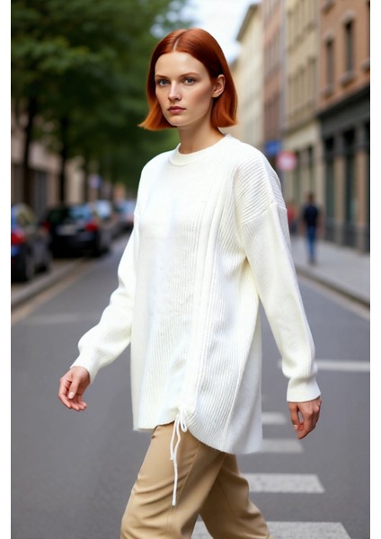 Kadın Ekru Relaxed Kalıp Düşük Kol Selanik Örgü Büzgü Detaylı Asimetrik Triko Kazak Kaliteli