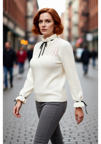 Kadın Regular Kalıp Akrilik Ajurlu Dik Yaka Düşük Kol Yumuşak Dokulu Triko Kazak Kurdele Fiyonklu