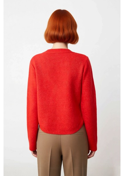 Kadın Oversize Kesim Düğme Detaylı Yumuşak Dokulu Rahat Triko Kazak Kış Modasına Uygun Şık Seçim fırsatları