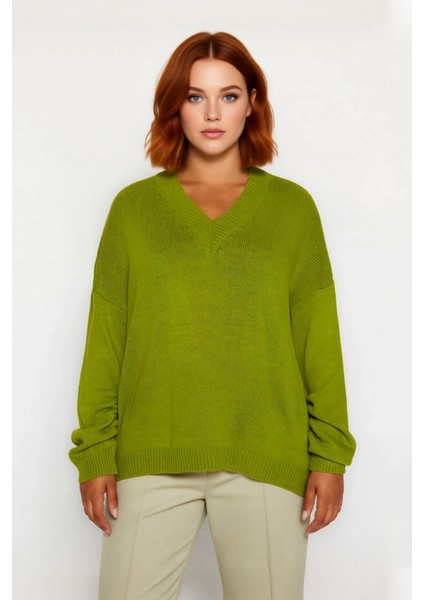 Kadın V Yaka Büzgülü Kol Detaylı Triko Kazak Regular Kalıp Orta Kalınlık Basic Siluet Günlük Şıklık fiyatları