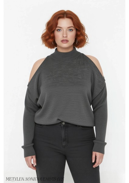 Kadın Relaxed Kalıp Dik Yaka Düşük Uzun Kollu Omzu Açık Detaylı Modern Konforlu Triko Kazak fiyatları