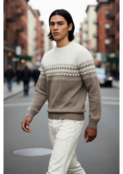 Erkek Fitted Etnik Desenli Bisiklet Yaka Triko Kazak Kış Günleri Için Ideal Şık ve Konforlu Bir