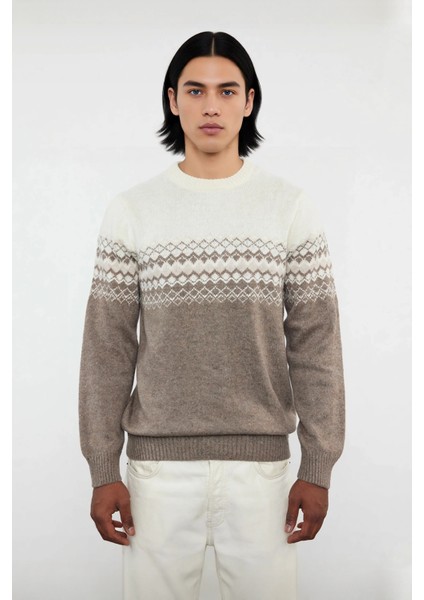 Erkek Fitted Etnik Desenli Bisiklet Yaka Triko Kazak Kış Günleri Için Ideal Şık ve Konforlu Bir fiyatları