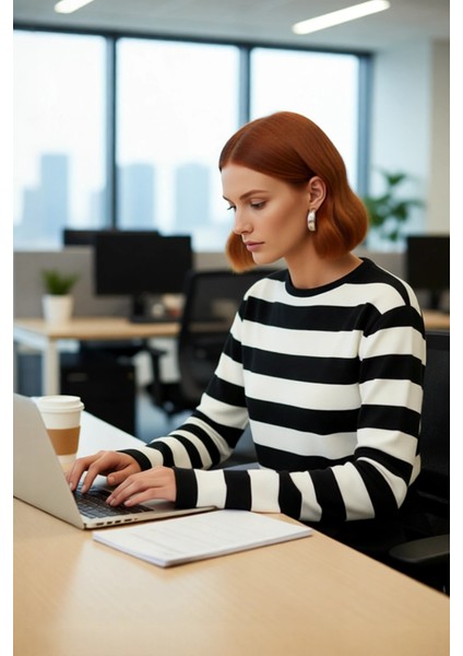 Kadın Çizgili Bisiklet Yaka Fitted Crop Triko Kazak Ilkbahar Sonbahar Günlük Kombinler Için Şık modelleri