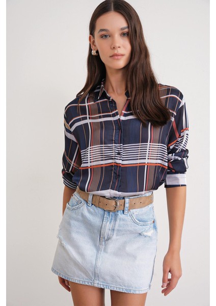 4751 Kadın Ekose Ince Saten Gömlek Lacivert fırsatları