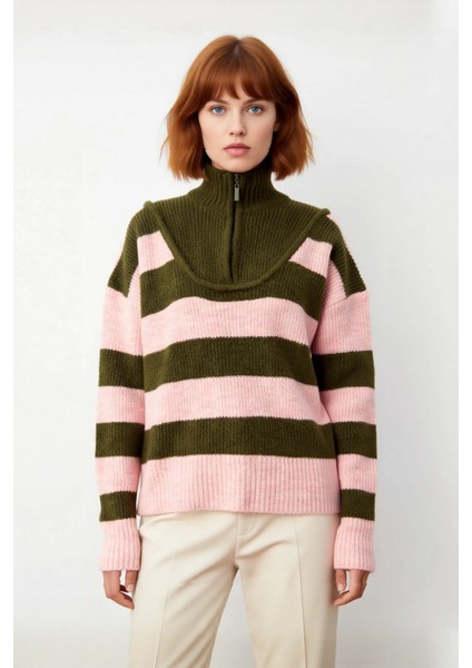 Kadın Oversize Çizgili Dik Yaka Düşük Kol Kalın Triko Kazak Kış Sezonu Için Rahat Şık Kombinler fiyatları