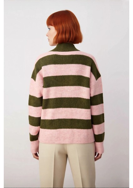 Kadın Oversize Çizgili Dik Yaka Düşük Kol Kalın Triko Kazak Kış Sezonu Için Rahat Şık Kombinler fırsatları