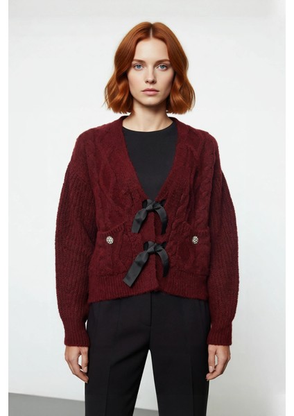 Kadın Regular Kalıp V Yaka Saç Örgü Desenli Düşük Kol Crop Triko Kazak Kurdele Fiyonk Detaylı fiyatları