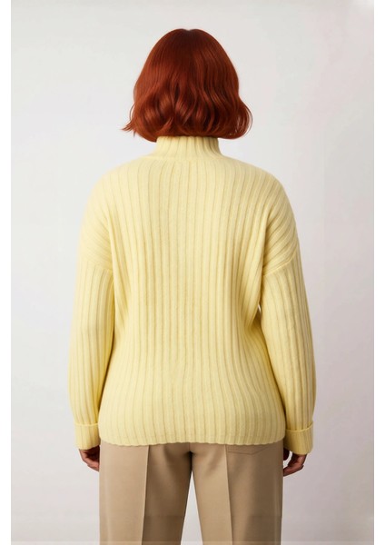 Kadın Relaxed Kalıp Dik Yaka Fitilli Dokuma Düğmeli Triko Kazak Kış Günleri Için Konfor ve Şıklık fırsatları