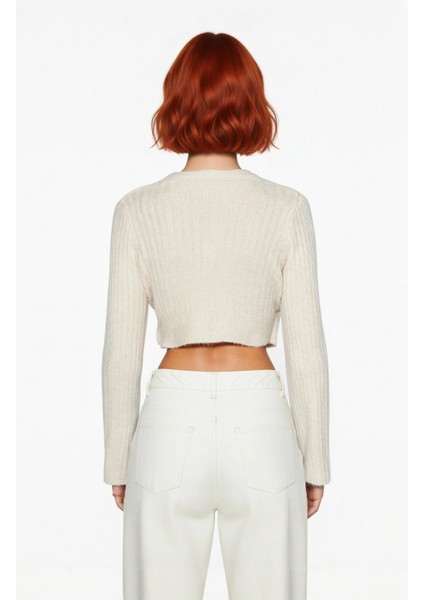 Kadın Antrasit Fitilli Kruvaze Triko Kazak Crop Kesimi ile Kış Günlerine Özel Şık Rahat Kombinler fırsatları