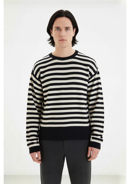 Erkek Oversize Bisiklet Yaka Çizgili Triko Kazak Fitilli Dokuma Uzun Kollu Basic Rahat Kesim fiyatları