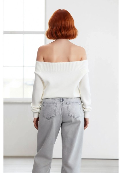 Kadın Oversize Boncuk Işlemeli Kayık Yaka Triko Kazak Omuz Açık Super Crop Şık Tasarım Kaliteli fırsatları