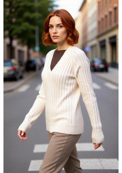 Kadın Regular Kalıp V Yaka Fitilli Reglan Kol Triko Kazak Kış Aylarında Modern ve Rahat Giyim