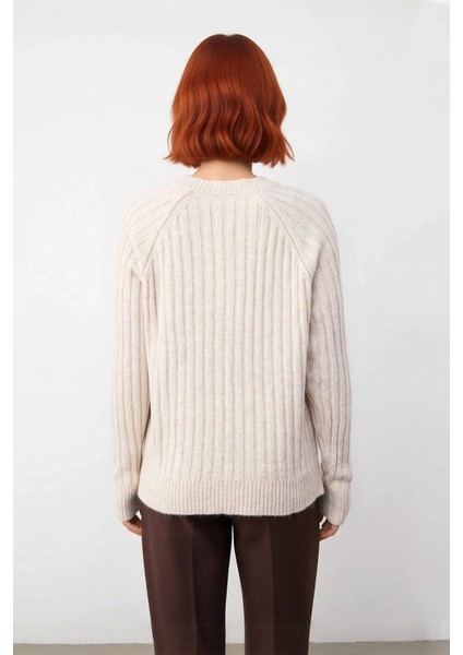 Kadın Regular Kalıp V Yaka Fitilli Reglan Kol Triko Kazak Kış Aylarında Modern ve Rahat Giyim fırsatları