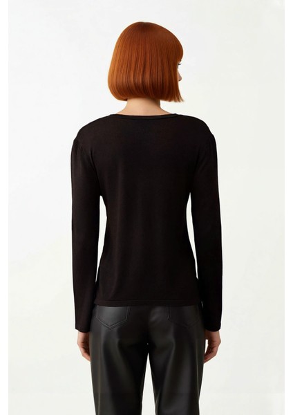 Kadın Siyah V Yaka Triko Kazak Regular Kalıp Standart Kol Günlük Şıklık Sunan Basic Tasarım fırsatları