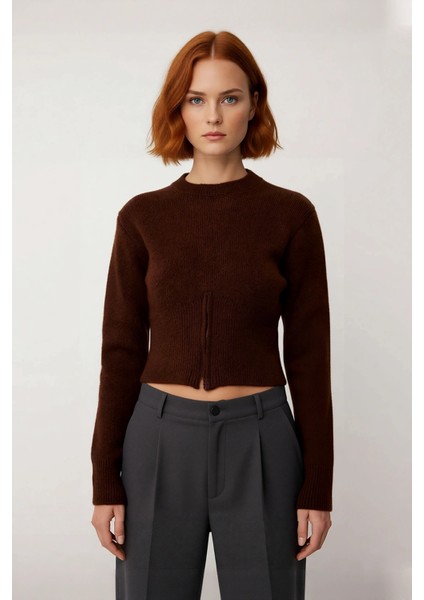 Kadın Kahverengi Regular Kalıp Crop Düşük Kol Triko Bisiklet Yaka Fermuar Detaylı Kalın Kazak fiyatları