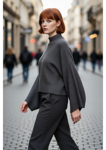 Kadın Oversize Dik Yaka Ispanyol Kol Akrilik Triko Kazak Soğuk Havalarda Rahat ve Şık Kaliteli