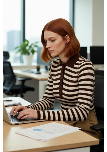 Kadın Polo Yaka Çizgili Fitted Akrilik Triko Kazak Ilkbahar Sonbahar Için Şık ve Konforlu Günlük modelleri