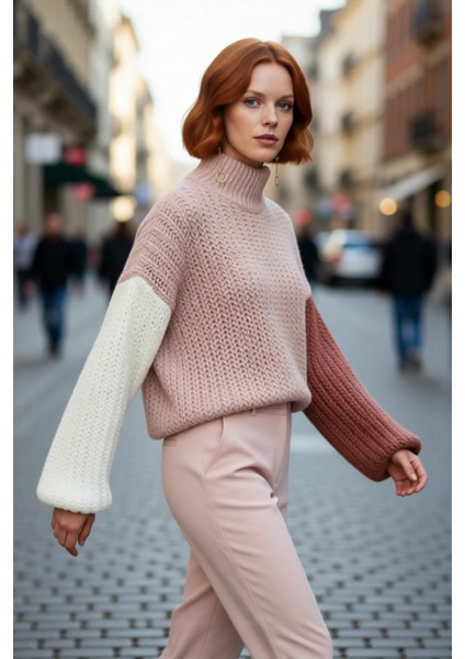 Kadın Oversize Kalıp Dik Yaka Renk Bloklu Balon Kol Triko Kazak Soğuk Havalar Için Şık ve Rahat