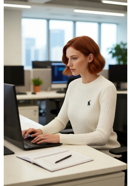 Kadın Regular Kalıp Saç Örgü Bisiklet Yaka At Nakışlı Akrilik Triko Kazak Kış Sezonu Şıklığı modelleri