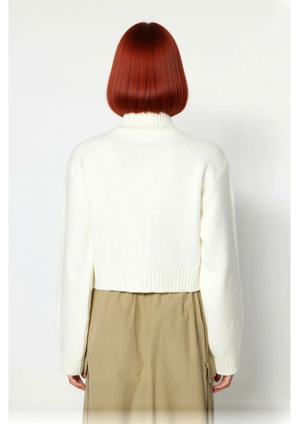 Kadın Regular Kalıp Dik Yaka Crop Triko Kazak Balon Kol Detaylı Akrilik Karışımlı Günlük Şık fırsatları