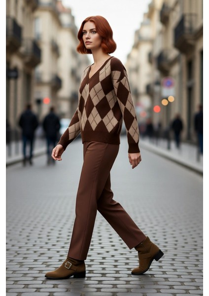 Kadın Ekru Gri Oversize V Yaka Baklava Desen Düşük Kol Kalın Triko Kazak Kışlık Kombinlerinize