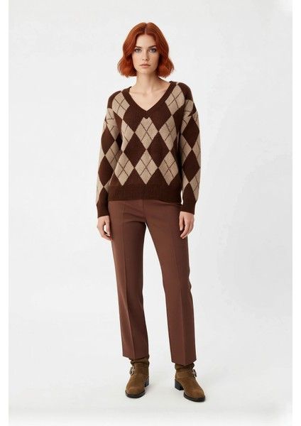 Kadın Ekru Gri Oversize V Yaka Baklava Desen Düşük Kol Kalın Triko Kazak Kışlık Kombinlerinize fiyatları