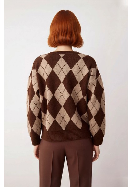 Kadın Ekru Gri Oversize V Yaka Baklava Desen Düşük Kol Kalın Triko Kazak Kışlık Kombinlerinize fırsatları