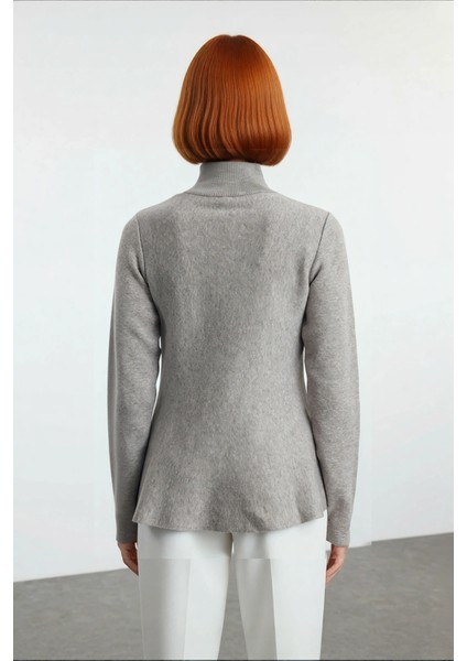 Kadın Regular Kalıp Dik Yaka Triko Kazak Kış Sezonu Için Şık ve Rahat Günlük Kombinler Sunar fırsatları