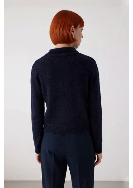 Kadın Regular Kalıp Polo Yaka Triko Kazak Kış Sezonu Için Özel Tasarım Rahat Şık ve Konforlu fırsatları