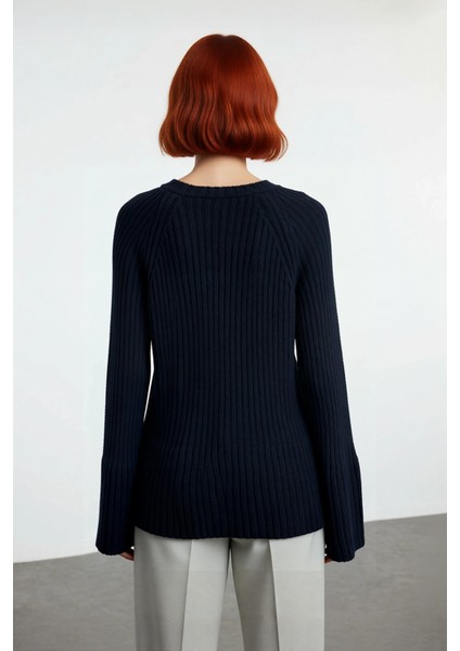 Kadın Regular Kalıp Sürdürülebilir Triko Kazak Reglan Kollu Peplum Detaylı Orta Kalınlıkta Günlük fırsatları