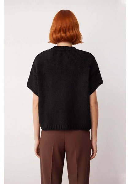 Kadın Oversize Kesim Dik Yaka Kalın Dokulu Düz Desen Kısa Kollu Triko Kazak Ilkbahar Sonbahar fırsatları