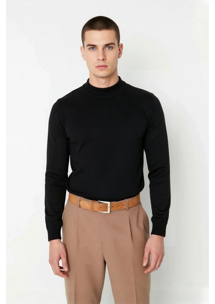 Erkekler Için Modern Fitted Kesim Yarım Balıkçı Yaka Akrilik Triko Kazak Günlük Şıklık ve Sıcaklık.