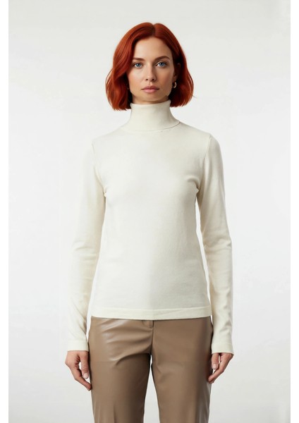 Kadın Fitted Balıkçı Yaka Triko Kazak Düz Desen Standart Kol Basic Siluet Kış Sezonu Şıklığı Sunar fiyatları