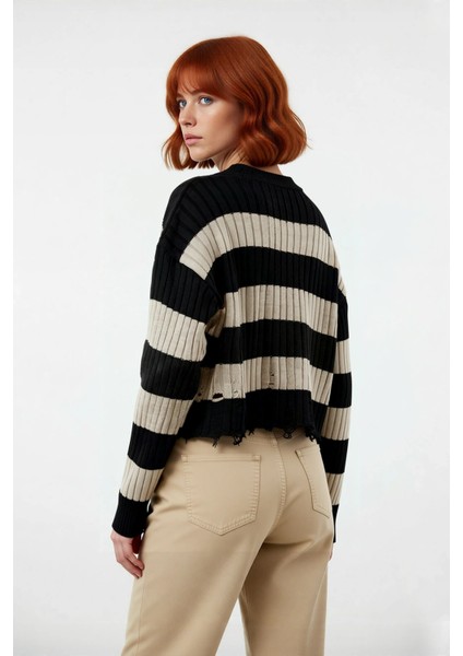 Kadın Oversize Bisiklet Yaka Çizgili Crop Akrilik Triko Kazak Akıtma Detaylı Rahat Şıklık Kaliteli fırsatları