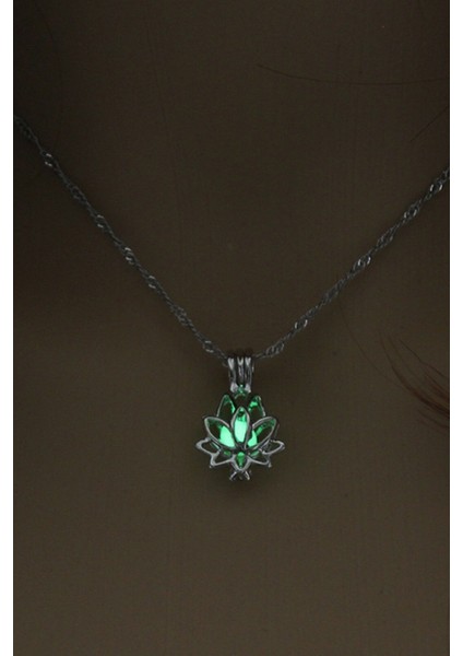 Karanlıkta Parlayan Fosforlu Kadın Lotus Kolye bbk34