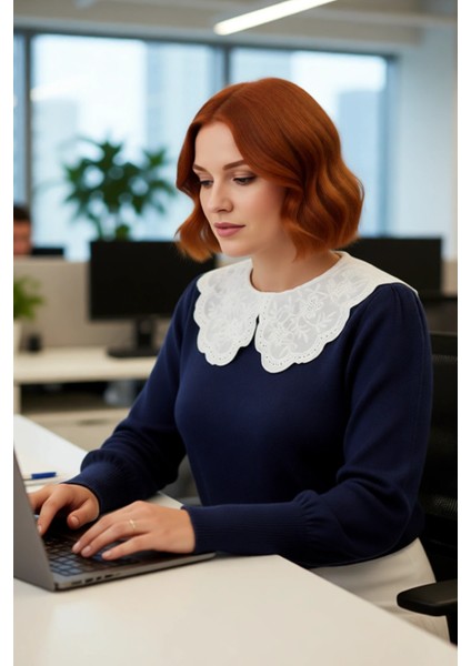 Kadın Lacivert Dantel Yaka Triko Kazak Uzun Kollu Regular Kalıp Kış Kombinlerinin Şık Seçimi modelleri