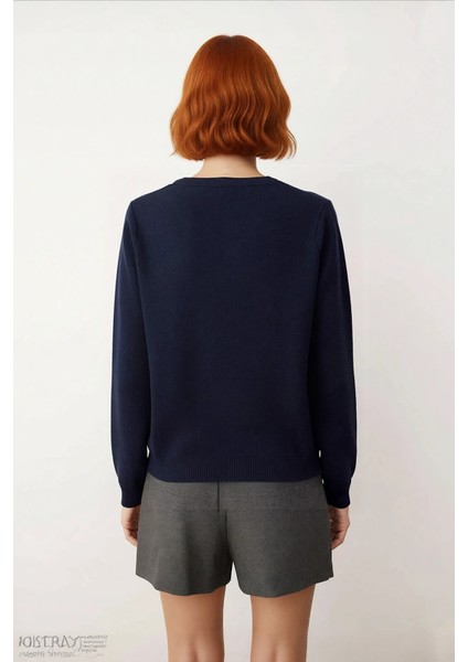 Kadın Ekru Bisiklet Yaka Taş Detaylı Kalp Motifli Regular Kalıp Triko Kazak Kış Şıklığı Sunar fırsatları