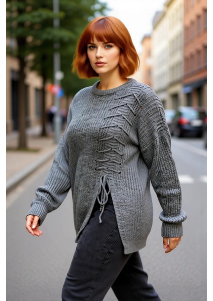 Kadın Gri Relaxed Kalıp Bağcık Detaylı Selanik Dokuma Triko Kazak Bisiklet Yaka Kışlık Günlük Şıklık