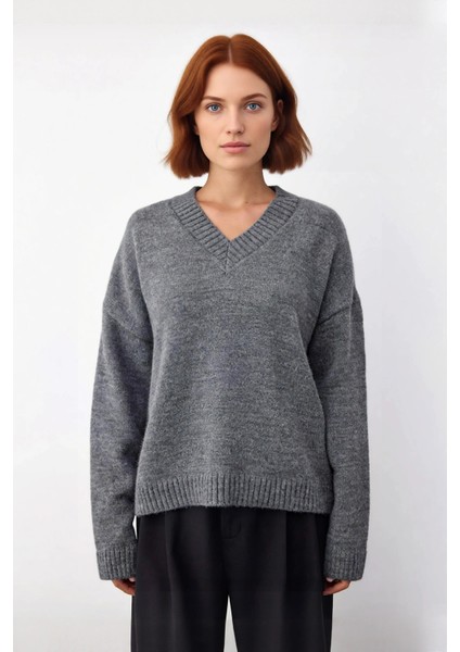 Kadın Geniş Kalıp V Yaka Basic Triko Kazak Soğuk Günler Için Modern ve Konforlu Rahatlık Sunar fiyatları