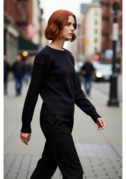 Kadın Regular Kalıp Bisiklet Yaka Özel Iplik Düz Deseniyle Triko Kazak Kış Sezonu Için Ideal