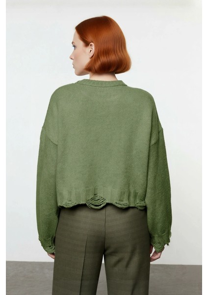 Kadın Oversize Triko Crop Kazak Düşük Kollu Akıtma Detaylı Yumuşak Dokusuyla Modern Şıklık Sunar fırsatları